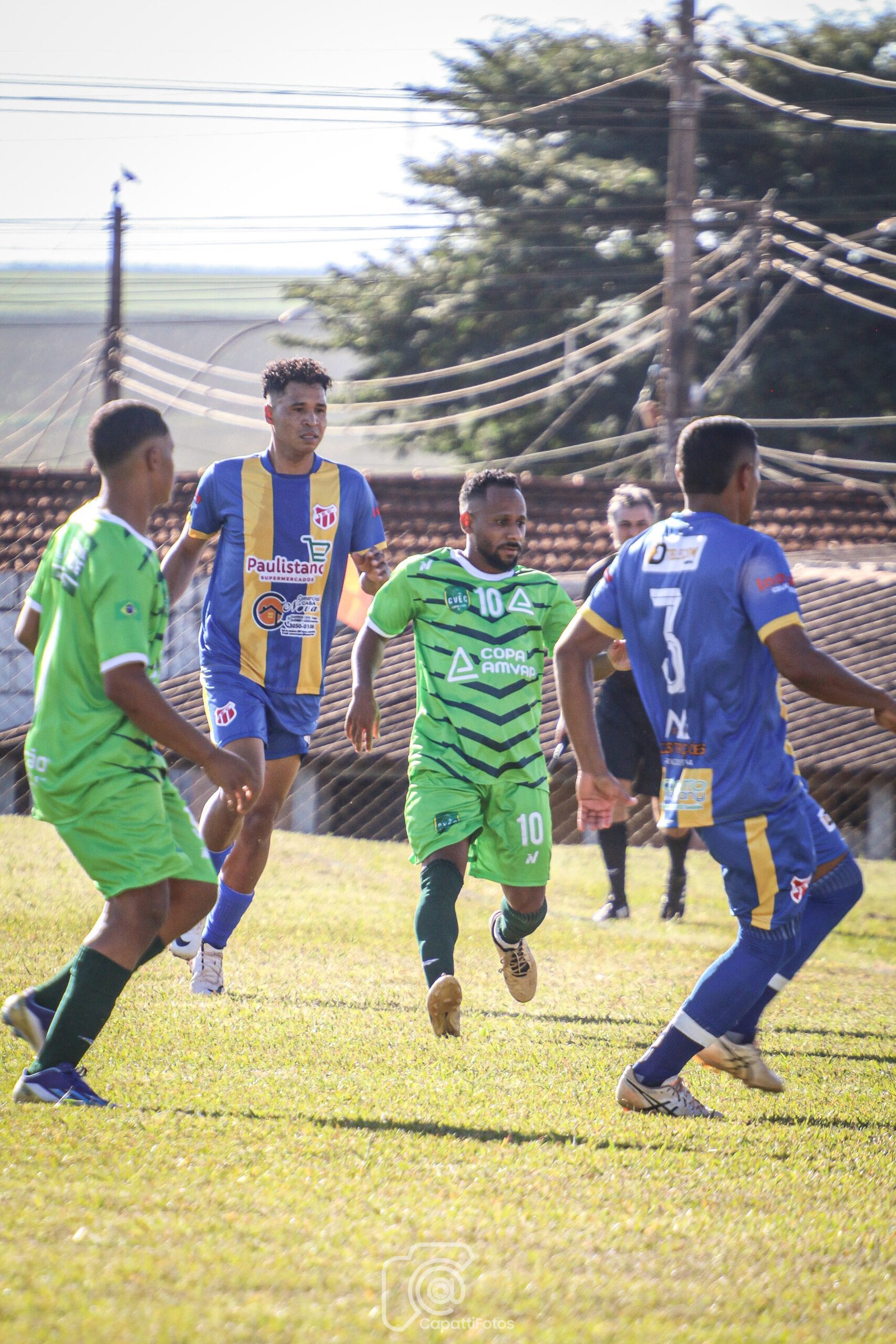 Pela 4ª Rodada da Copa AMVAP 2025, Campina Verde (de verde) e Iraí de Minas (de azul) foram derrotados por Araguari e Santa Vitória respectivamente - Foto: Rodolfo Capatti