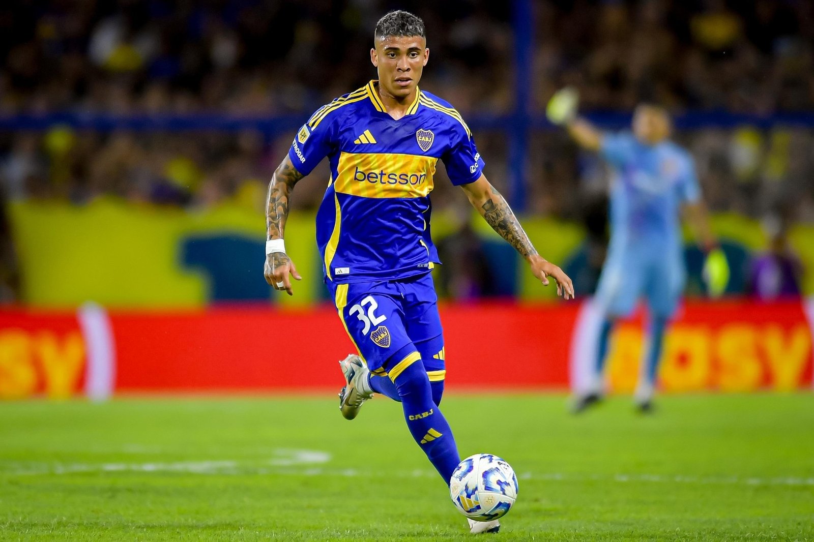 O zagueiro Ayrton Costa desfalca o Boca Juniors na Copa do Mundo de Clubes da Fifa - Foto: Marcelo Endelli/Getty Images