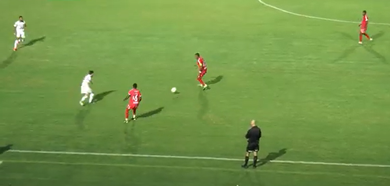 Uberaba e Varginha ficaram na igualdade no Estádio Melão na cidade de Varginha - Foto/Imágem: Reprodução TV FMF