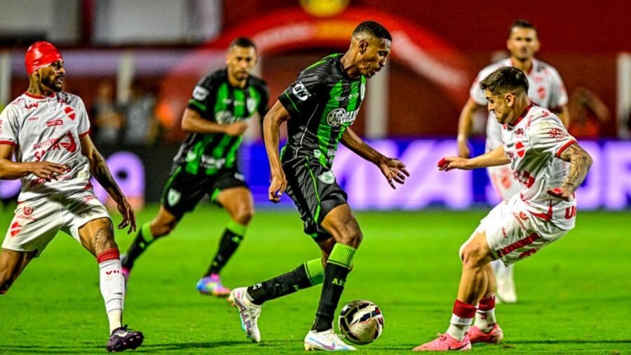 O América conquista vitória importante diante do Vila Nova/GO - Foto: Mourão Panda/América