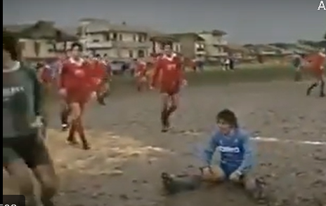 Maradona na Lama: o Jogo Solidário Símbolo de Humanidade no Futebol