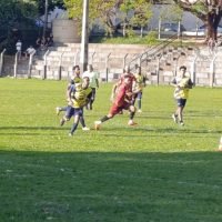 A equipe do Vila Militar  (amarelo) recebe no Pacaembu a equipe do Liverpool em partida válida pelo Campeonato Varzeano - Foto: Ligeirinho