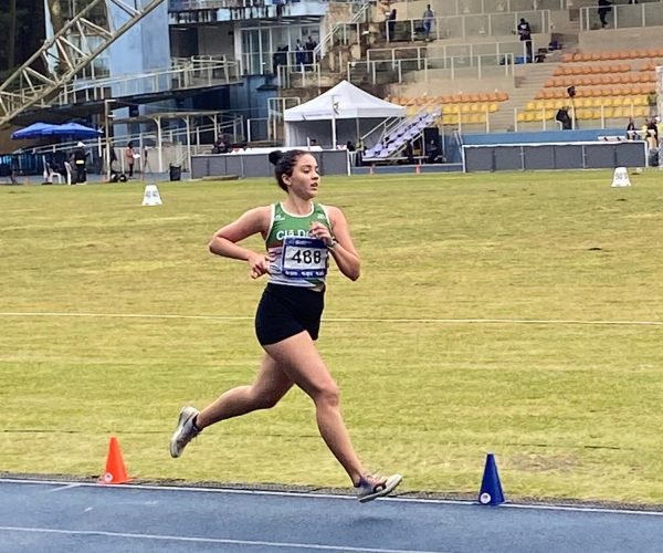 Vitória Ferreira durante o campeonato paulista de atletismo adulto - Foto: Divulgação atleta