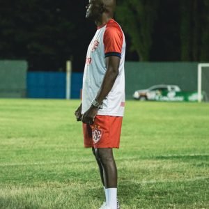 Técnico Fernando Mariano em sua última partida no comando do USC - Foto: vh_kos