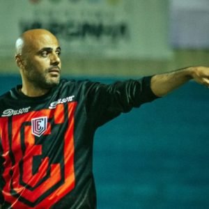 Tiago Miguel não mais está à frente do elenco do Varginha EC - Foto: Laíza Caldonazo/VEC