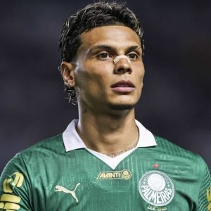 Richard Ríos, um dos jóvens jogadores do Palmeiras que pode deixar o clube após o Mundial - Foto: Getty Images