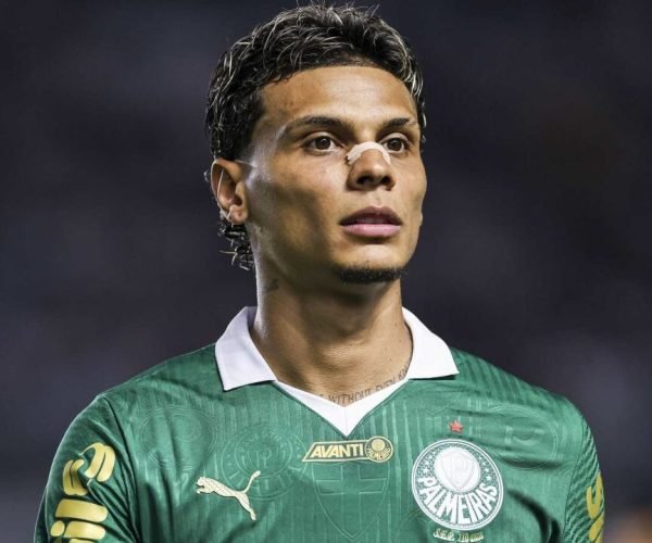 Richard Ríos, um dos jóvens jogadores do Palmeiras que pode deixar o clube após o Mundial - Foto: Getty Images