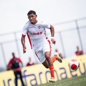 O uberabense Carlos Henrique vem se destacando no Desportivo Brasil