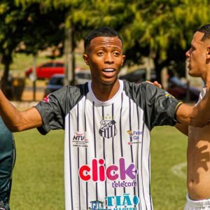 Lateral Tigrinho em jogo pelo Vila Nova Sub20 - Foto: @vhkos