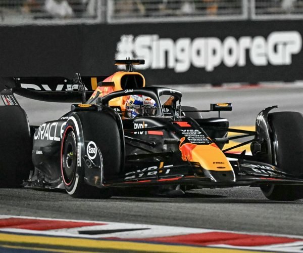 Max Verstappen, da Red Bull, no Grande Prêmio de Singapura de Fórmula 1 (Foto: Lillian SUWANRUMPHA / AFP)