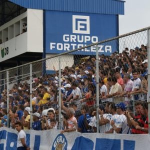 URT x Cruzeiro vira alvo de críticas após superlotação e filas Na Arena DB