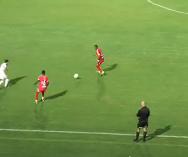 Uberaba e Varginha ficaram na igualdade no Estádio Melão na cidade de Varginha - Foto/Imágem: Reprodução TV FMF