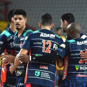 A equipe de Vôlei Masculino do Monte Carmelo faz sua estréia na Superliga atuando na cidade de Campinas/SP - Foto: Letícia Alves/@leticiaalves_fotos