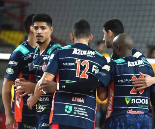 A equipe de Vôlei Masculino do Monte Carmelo faz sua estréia na Superliga atuando na cidade de Campinas/SP - Foto: Letícia Alves/@leticiaalves_fotos