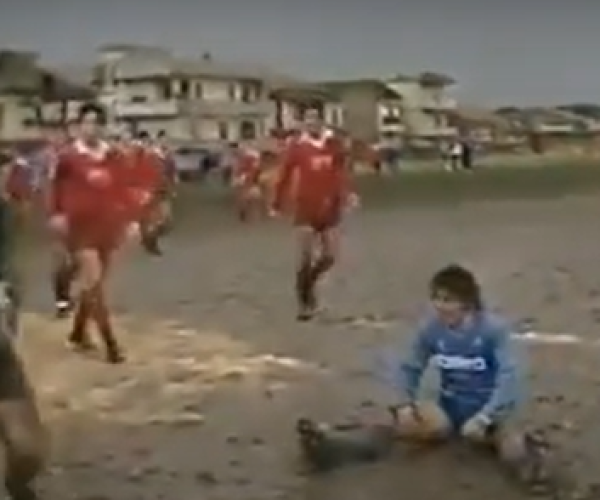 Maradona na Lama: o Jogo Solidário Símbolo de Humanidade no Futebol