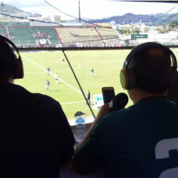 CBF veta imagens de narradores em cabines e muda padrão das transmissões de rádio nos Estádios de Futebol