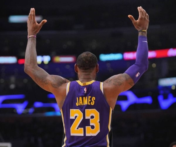 Lebron James e seu filho Bronny - Katelyn Mulcahy/Getty Images/AFP