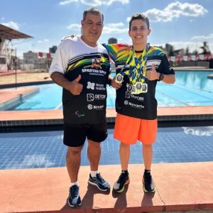 O atleta da FUNEL/Spartan Sports, Enzo Pesso, brilhou no Open Internacional de Natação da CBDI em São Paulo - Foto: Mareska Pesso