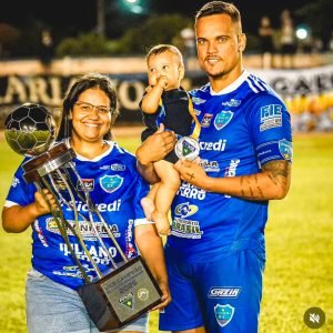 Zagueiro uberabense Wellerson, destaque no campeonato sul-matogrossense - Foto: Instagram do atleta/@wellersonuberaba