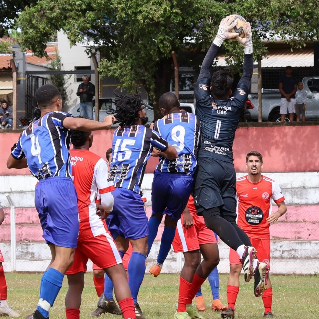 Pelo Amador B, o Ipiranga (de vermelho), encara em casa a equipe do Butantã enquanto, o Grêmio São Benedito vai até o Estádio Antônio Próspero onde tem cmpromisso diante do Vila Esperança - Foto: Diego Martins