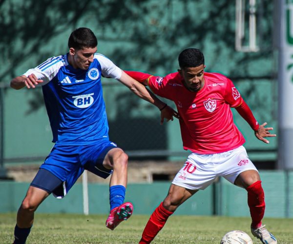 Os garotos do Uberaba Sub-20 terminaram o Mineiro Sub-20 empatando com o Athletic, enquanto o Cruzeiro foi o grande campeão - Foto: @vh_kos 