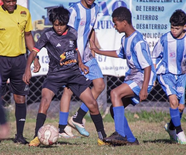 Pela Chave B do Campeonato de Futebol Mirim, o Vila Nova fez o dever de casa ao vencer o Beira Rio pelo placar de 3 a 1 - Foto: vh_kos Fotografia