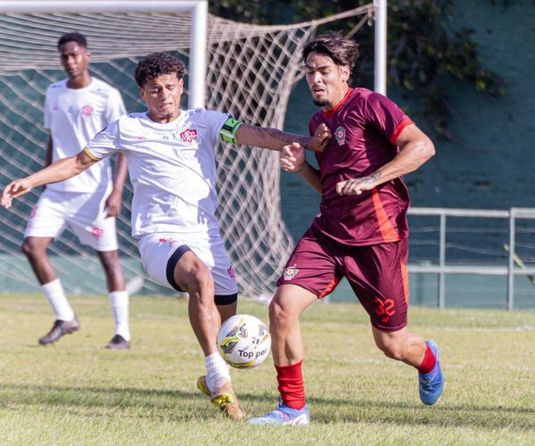 A equipe Sub-20 do Uberaba recebeu o Boa Esporte no Uberbão em amistoso preparatório para a Fase Octogonal do Mineiro Sub-20 - Foto: vh_koz Fotografia