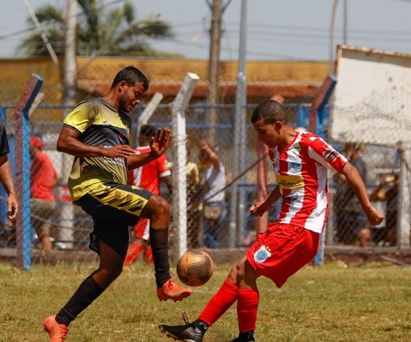 Jogando em seus domínios, o Bom Retiro (vermelho e branco), superou o Corínthians ao fazer o placar de 5 a0 - Foto: @ativalente