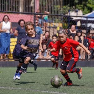 Escola Flamengo Uberaba de categoria de base realiza amistosos diante do Corinthians