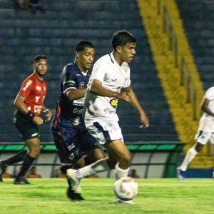 O Nacional conquistou a primeira vitória no Mineiro da Segunda Divisão - Foto: @vinzvisuals
