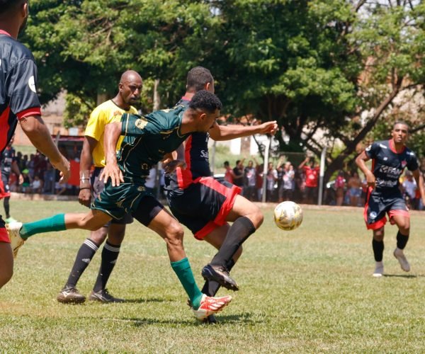 A equipe do AREM (preto e vermelho), recebe no Cocadão o Asa Branca no primeiro duelo das Semifinais do Amadorão A 2025 - Foto: @ativalente