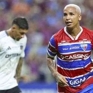 Deyverson foi o autor do terceiro gol do Fortaleza na goleada de 4 a 0 diante do Colo Coló - Foto: radiocassette.cl