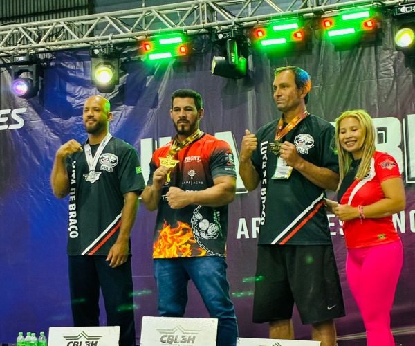 O uberabense Ismael no Pódium de campeão Master até 90 kg - Foto: Acervo pessoal do atleta