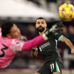 Salah deu show em goleada do Liverpool sobre o West Ham (Foto: Adrian Dennis/ AFP)