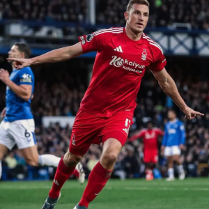 Chris Wood comemora gol contra o Everton (Foto: Reprodução/Nottingham Forest)