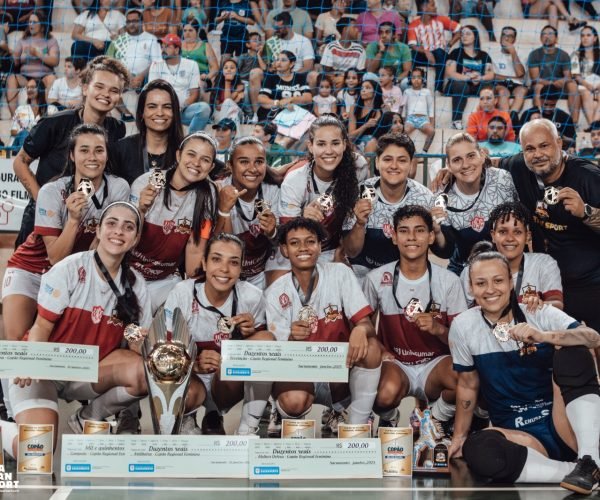 As garotas do Uberaba Spartan Sport, venceram mais uma vez o Copão de Futsal de Sacramento - Foto: Luisa Raposo