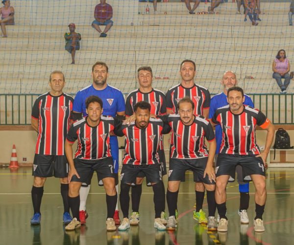 A equipe do UTC/WS Futsal categoria Master disputa a semifinal do Copão de Sacramento - Foto: Divulgação WR Fustal