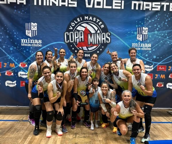 A equipe Master de Voleibol Feminino do Uirapuru conquistou a Copa Minas Vôlei Master de forma invicta - Foto: Divulgação/UIC