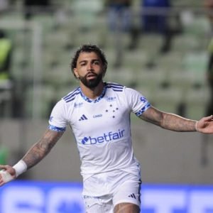 Dabigol desencanta no Cruzeiro e faz três gols no Itabirito -foto: Alexandre Guzanshe/EM D.A Press
