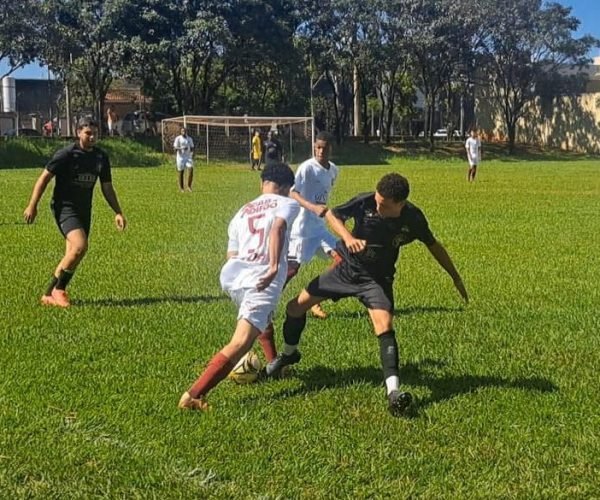 Mangueiras surpreende no JK e Fabrício aplica goleada histórica na 4ª rodada do Júnior da LUF