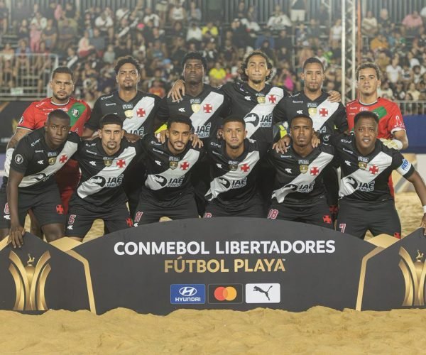 O Vasco da Gama iniciou muito bem a Libertadores de Beach Soccer, goleando o Argentino de Rosário  - Foto: Victor Kos - @vh_kos / Vasco Beach Soccer