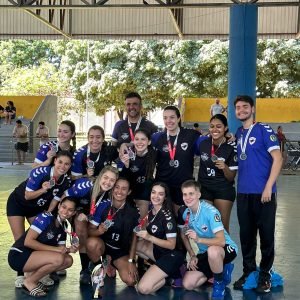 Equipe feminina da Funel/Uberaba conquistou vaga na semifinal do Campeonato Mineiro Adulto de Handebol - Foto: Professor Karel