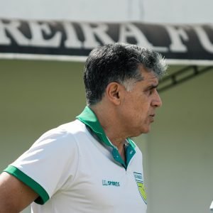 Paracatu e o técnico Wallace Lemos seguem juntos por mais uma temporada