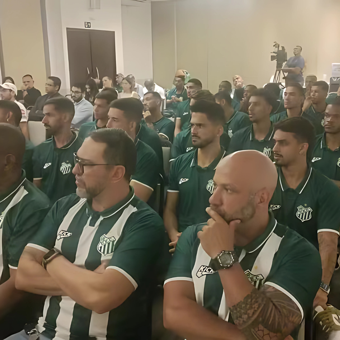 Apresentação do elenco do Uberlândia para 2025 — Foto: Tânia Costta