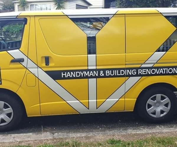 Automóvel da frota da Empresa Handyman & Buklding renovation services do empresário brasileiro Clodoaldo Luiz Tiscoski - Foto: https://www.4oito.com.br/blog/denis-luciano
