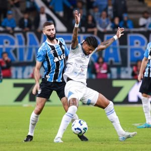 Jogo em que o Grêmio foi eliminado da Copa do Brasil pelo CSA pode causar punições a jogadores e dirigentes gaúchos - Foto: Maxi Franzoi/AGIF