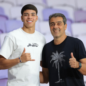 Guto ao lado de seu pai, Flávio Bernardes - Foto: Divulgação