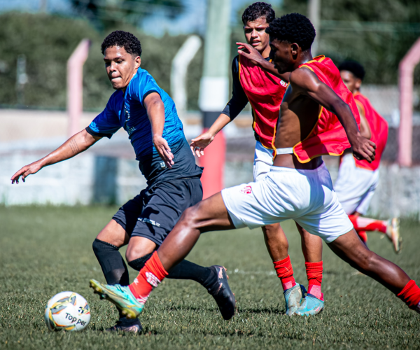 Uberaba sub20 em amistoso preparatório contra o Sub20 do Essube - Foto: vh_kos