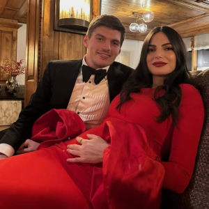 Kelly Piquet, Max Verstappen e Penélope, de 5 anos, comemoram Natal juntos - Foto: Instagram