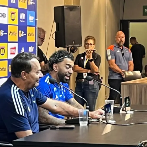 Gabigol concedeu primeira entrevista pelo Cruzeiro (Foto: Eduardo César da Silva/Lance!)